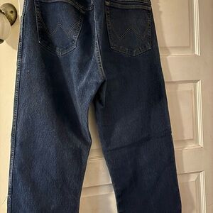 Men's Wrangler relaxed fit  Blue Jeans